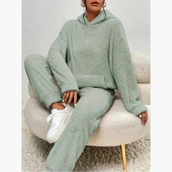 Eliana - Warm two-piece loungeantrekk for women