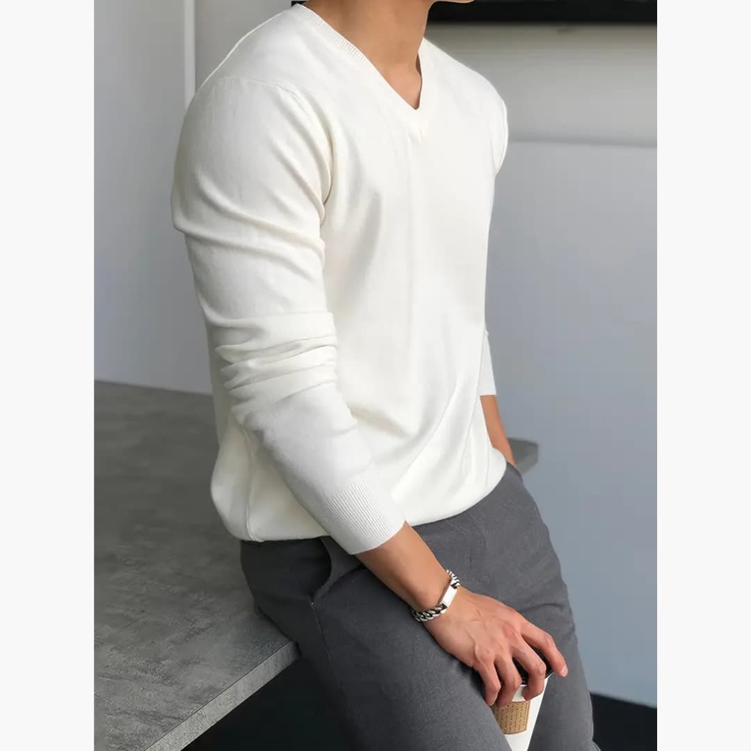 Emmanuel - Stylish long-sleeved jumper with V-neck for men