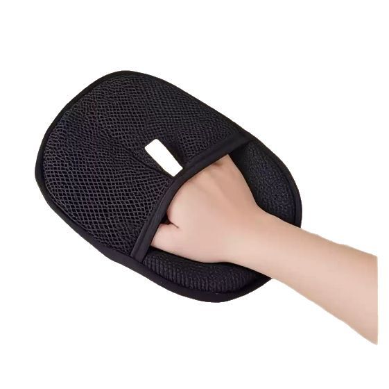 Svart borsthandske med silikonborst