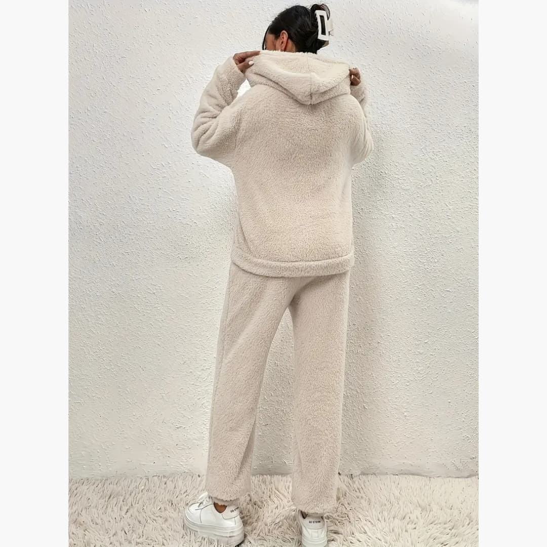 Eliana - Warm two-piece loungeantrekk for women