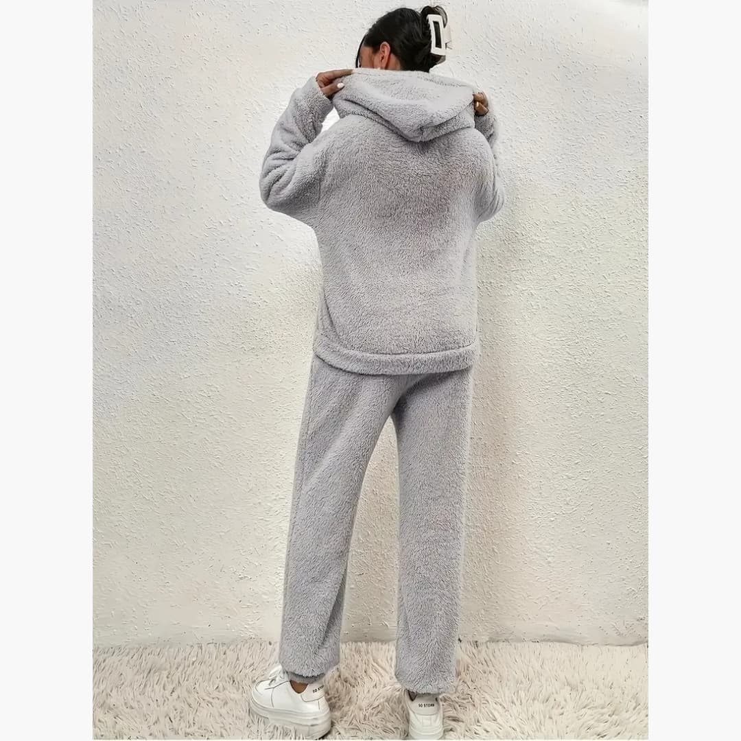 Eliana - Warm two-piece loungeantrekk for women