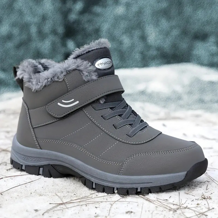 Women trainers with plush lining and non-slip sole