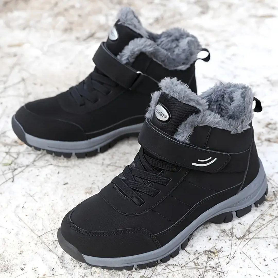 Women trainers with plush lining and non-slip sole
