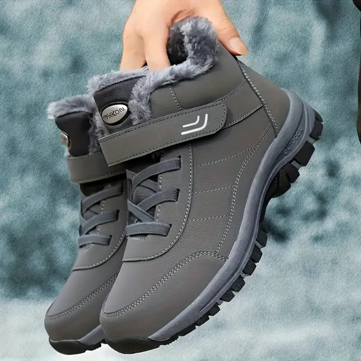 Women trainers with plush lining and non-slip sole