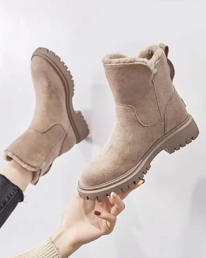 ZARA- The stylish boots