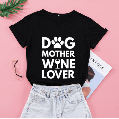 Women T-shirt: Stylish ‘Dog Mor Vinelsker’ Print