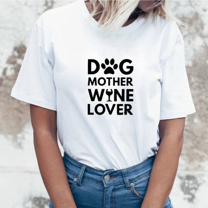 Women T-shirt: Stylish ‘Dog Mor Vinelsker’ Print