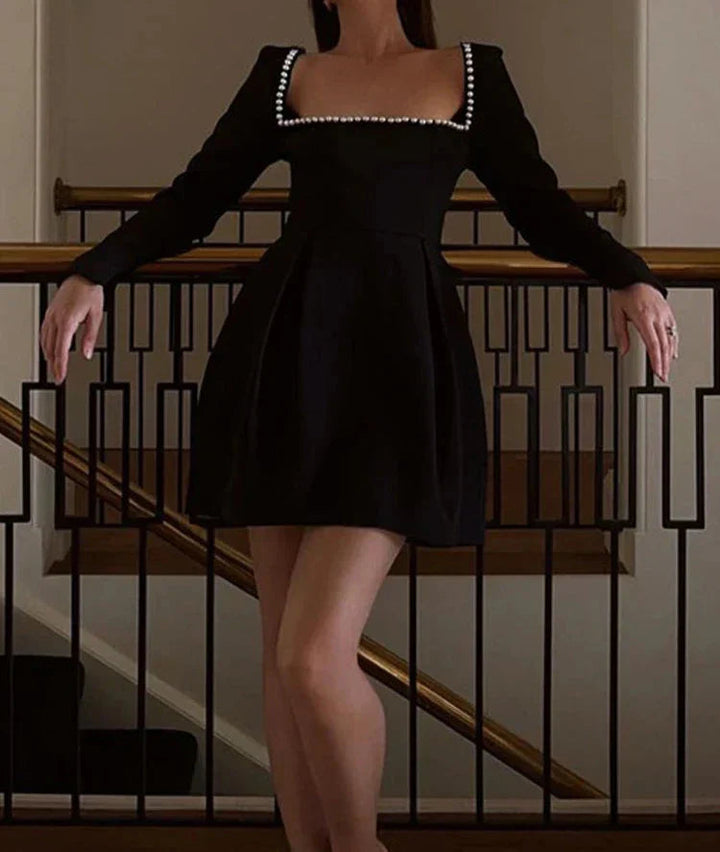 Elegant Perle Mini Dress for women with Long sleeves