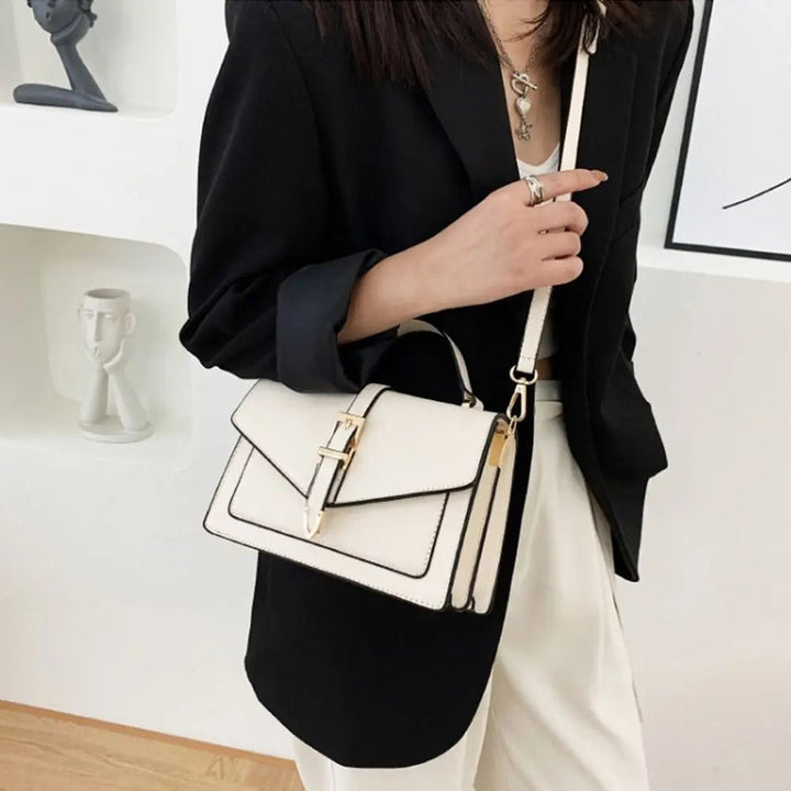 Elegant Shoulder Bag for Women - Perfect for Everyday Use in Wood Colors