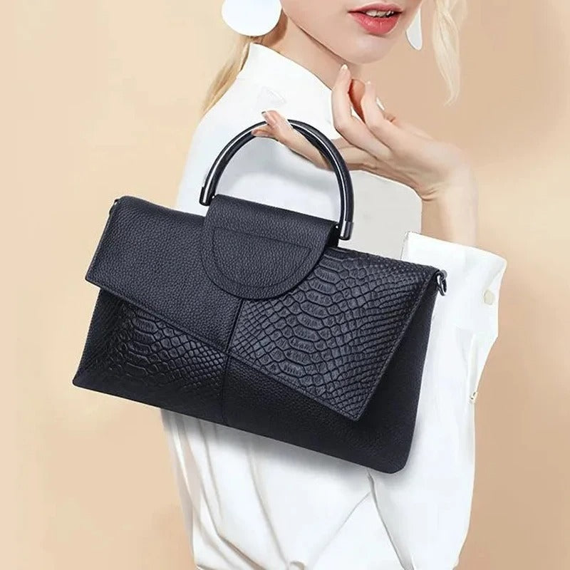 Elegant and soft korsv box for women