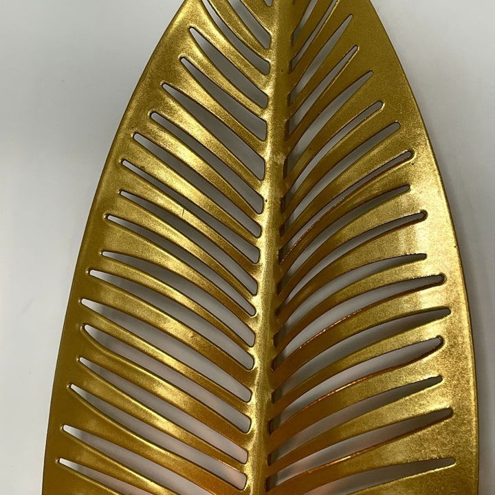 Elegant Wall Lamp with Leaf Design for Stylish Interiors