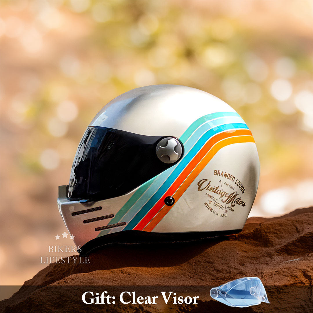 Full face motorcycle helmet for optimum security and comfort