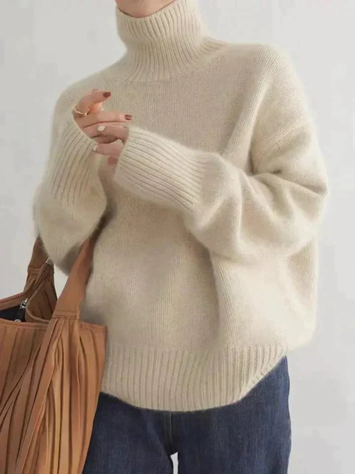 Women Rullekragetröye - Luxurious and Clean Knitted jumper