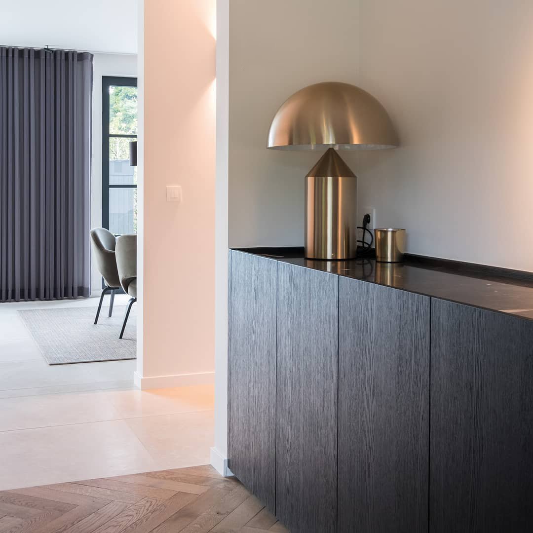 Modern Table Lamp with Geometric Design for Unique Interiors