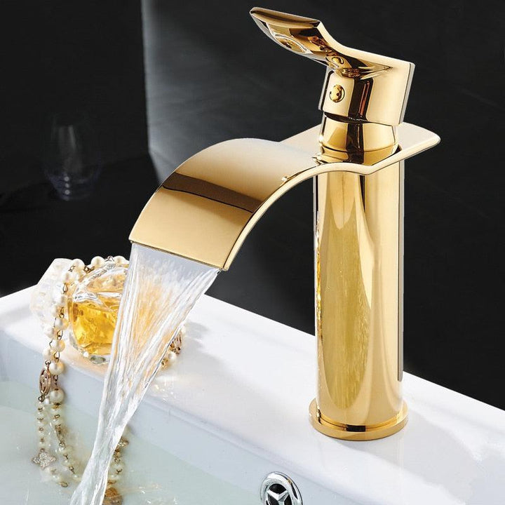 Modern servant tap with Fosse output for swim roe