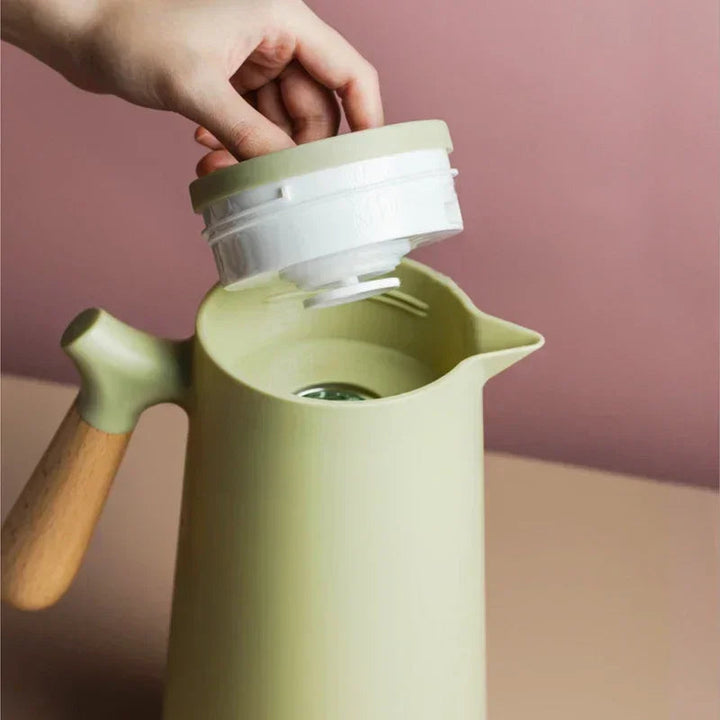 Unisex thermos pan in modern design for heat and cold drikker