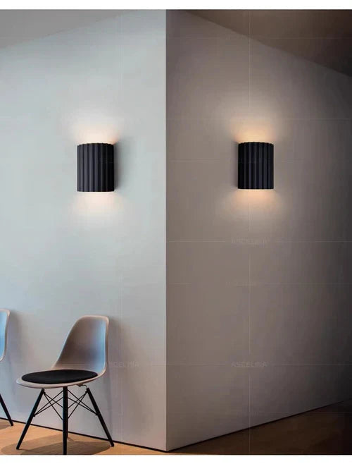 Modern Wall Lamp in Artistic Design