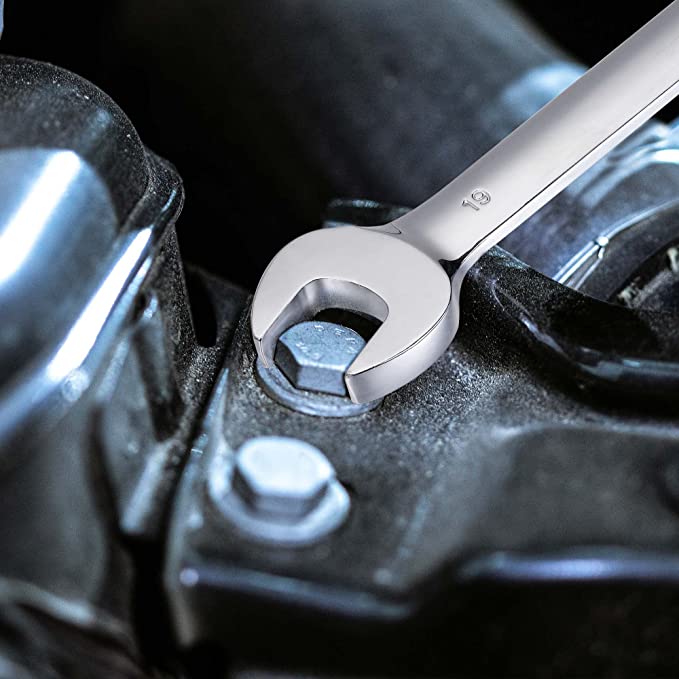 Multifunctional Ratchet Wrench with Flexible Head