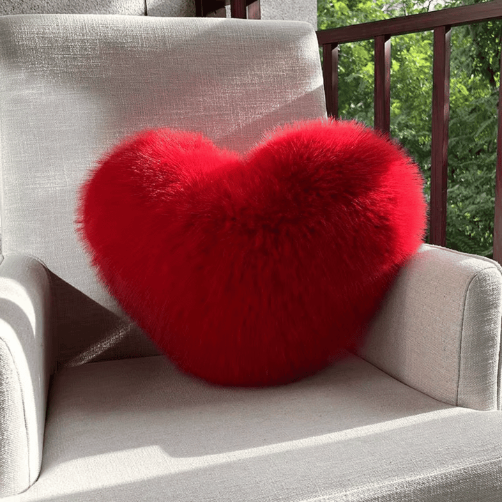 Hjerteformet decoration pillow - soft and stylish for every home