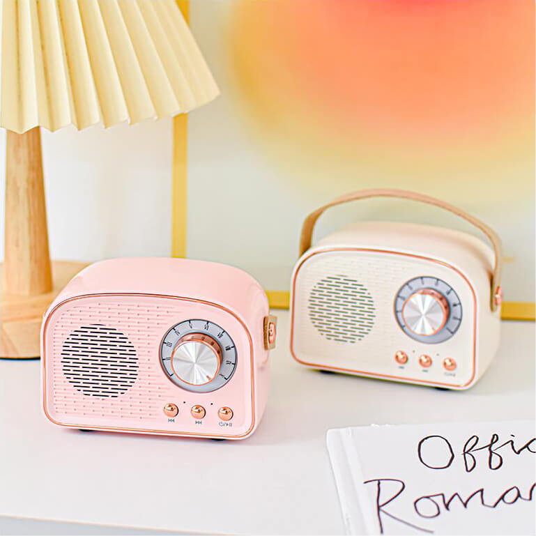 Retro Bluetooth Speaker with Vintage Design