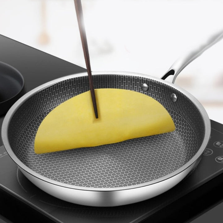 Rust free steel roast pan - non-stick pixel technique