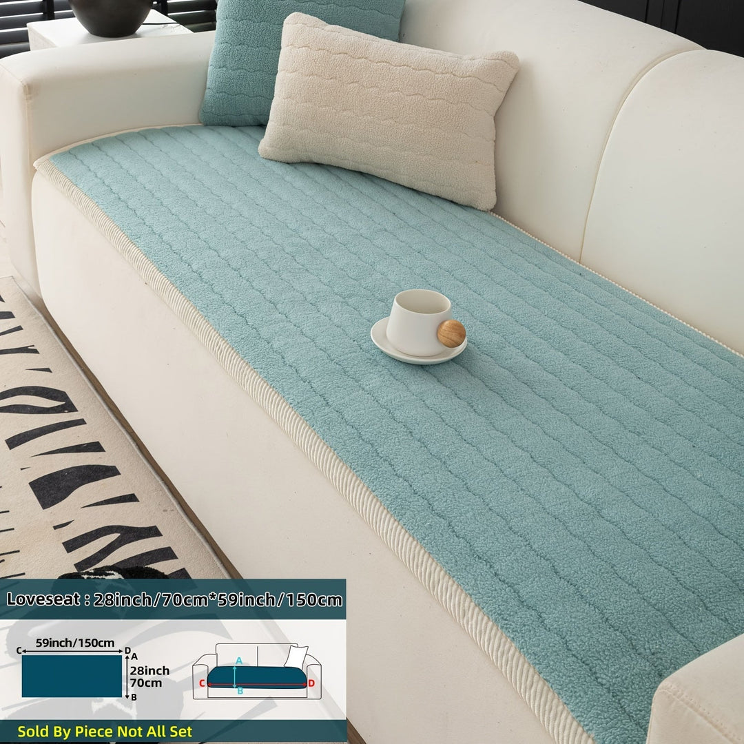 Couch feature for living room - sklisikkert and durable piece of furniture safeguard