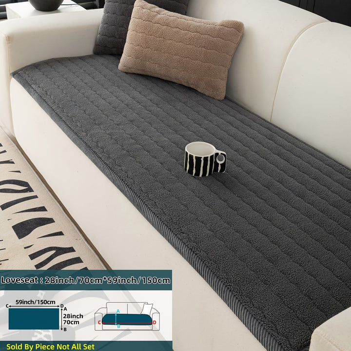 Couch feature for living room - sklisikkert and durable piece of furniture safeguard