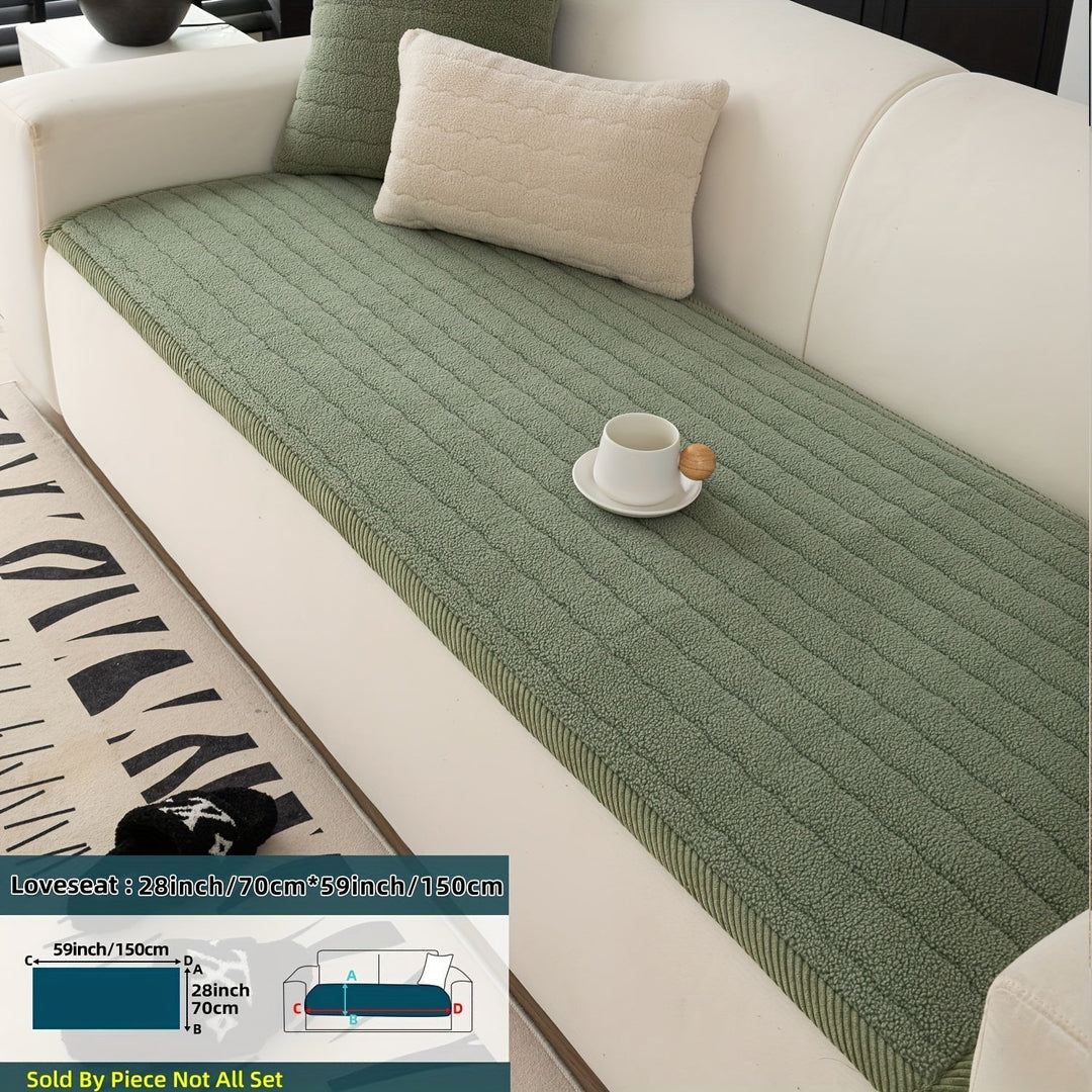 Couch feature for living room - sklisikkert and durable piece of furniture safeguard