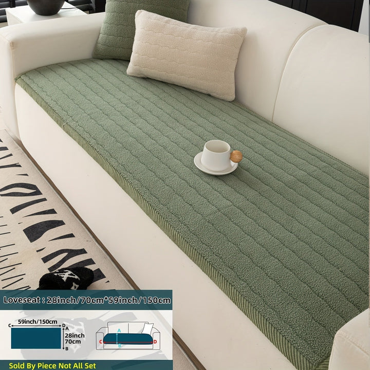 Couch feature for living room - sklisikkert and durable piece of furniture safeguard