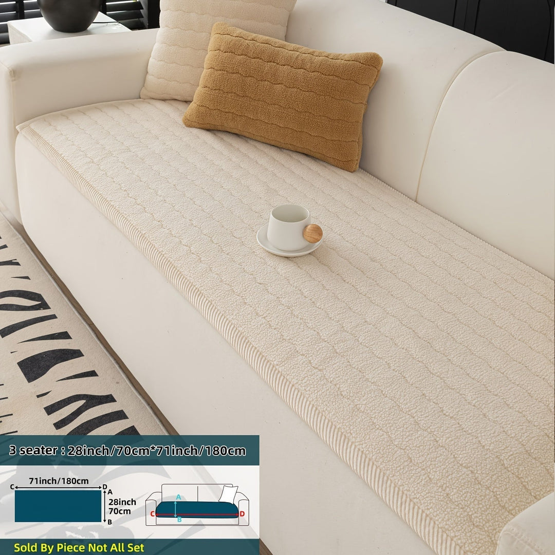 Couch feature for living room - sklisikkert and durable piece of furniture safeguard
