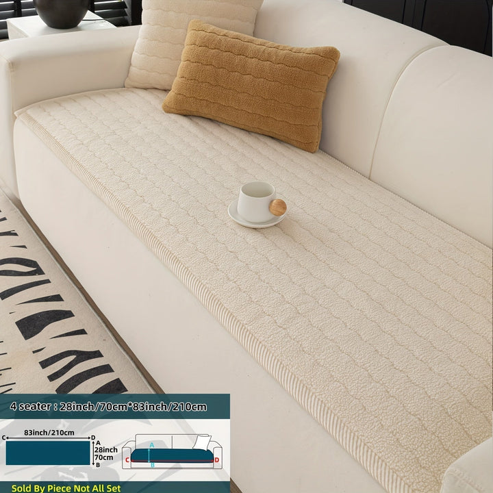 Couch feature for living room - sklisikkert and durable piece of furniture safeguard