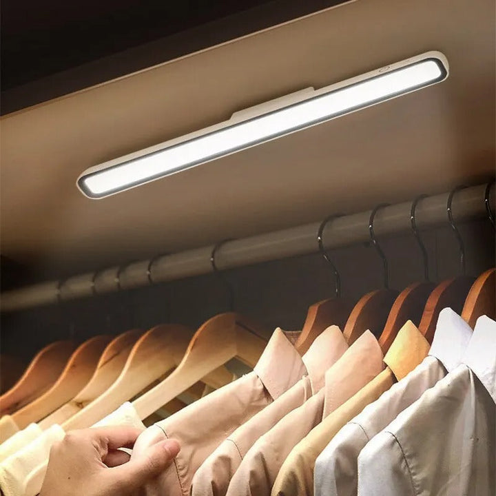 Wireless LED light bar with magnetic mount for versatile lighting