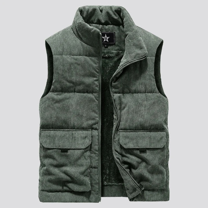 Warm and versatile vest for men