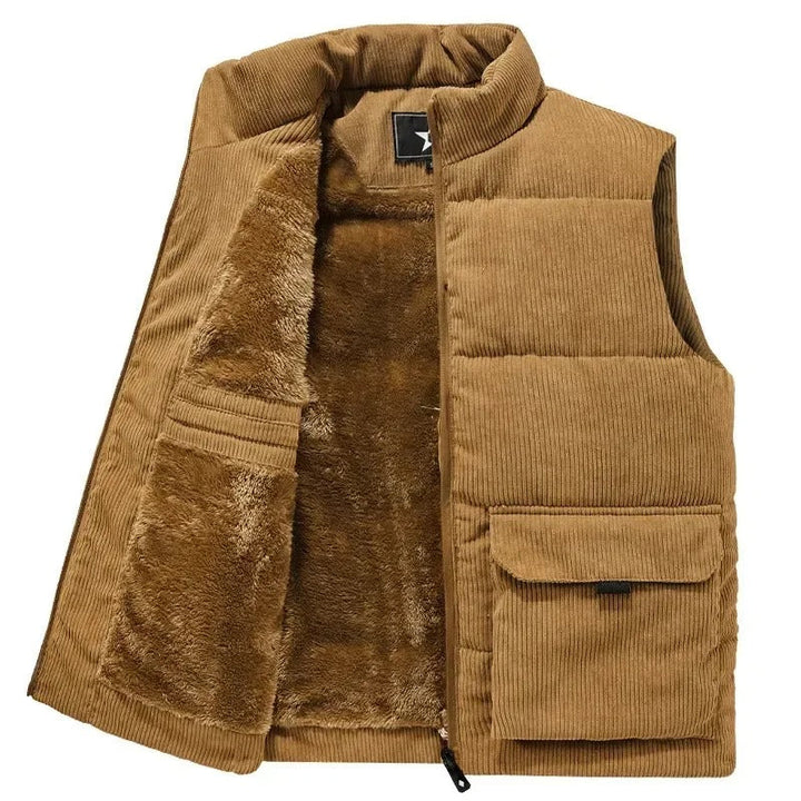 Warm and versatile vest for men